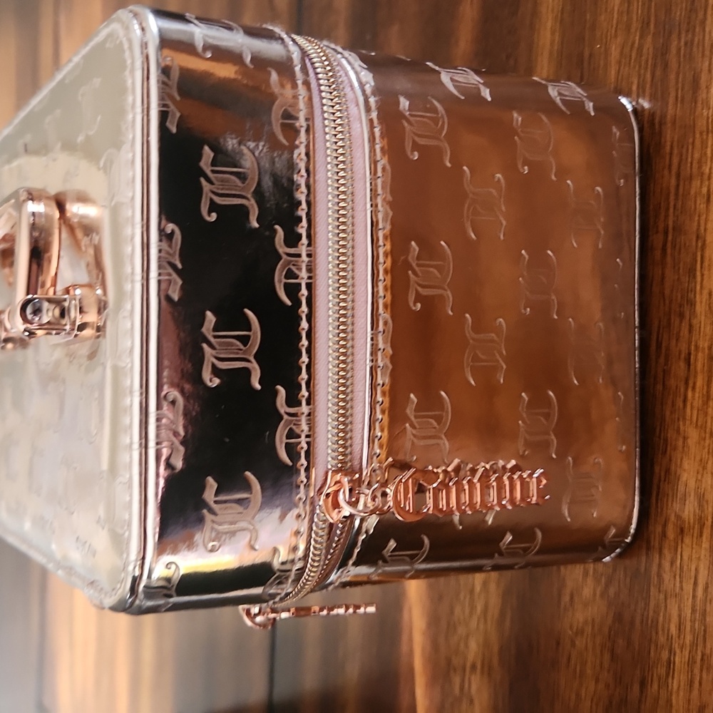 Juicy Couture Metallic Rose Gold Travel Cosmetic Case - Picture 4 of 16